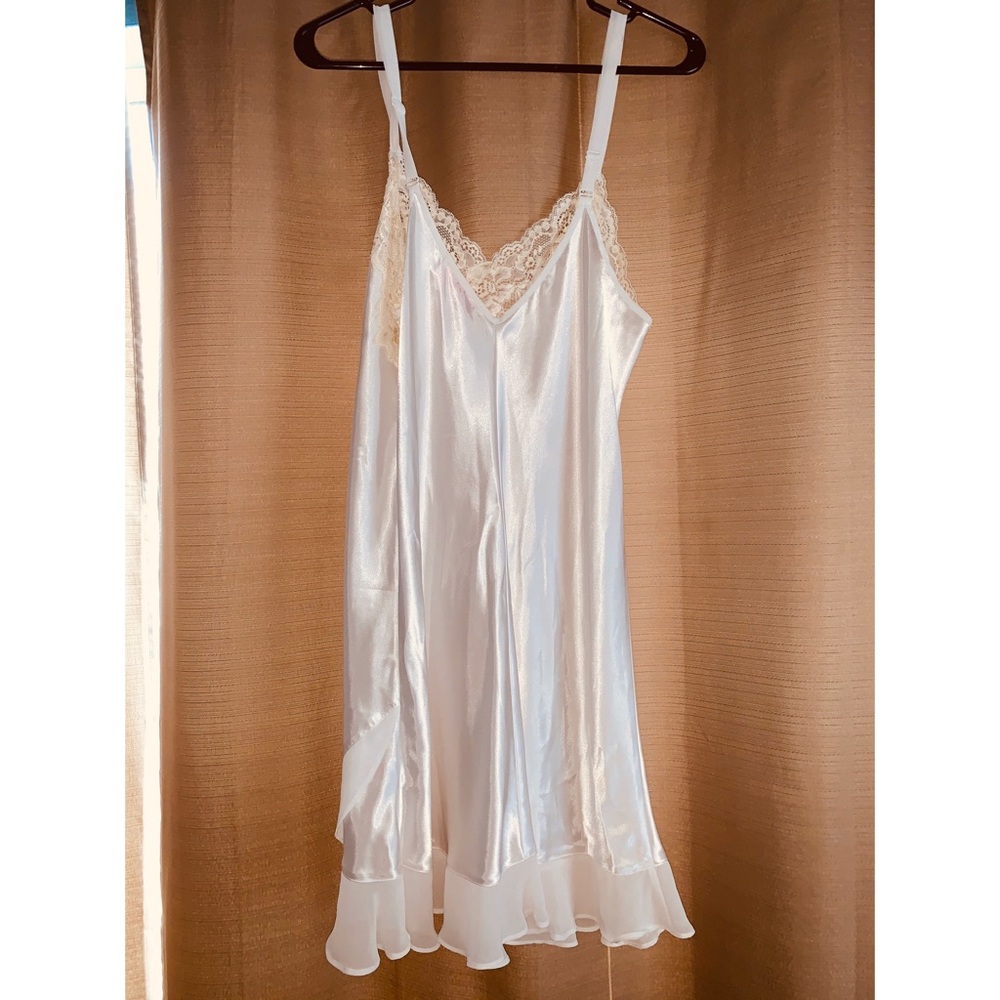 All white sexy night gown✨